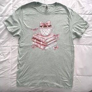 Fruit of the Loom Mint Green Iconic T-Shirt with Booklovers Graphic. Size M